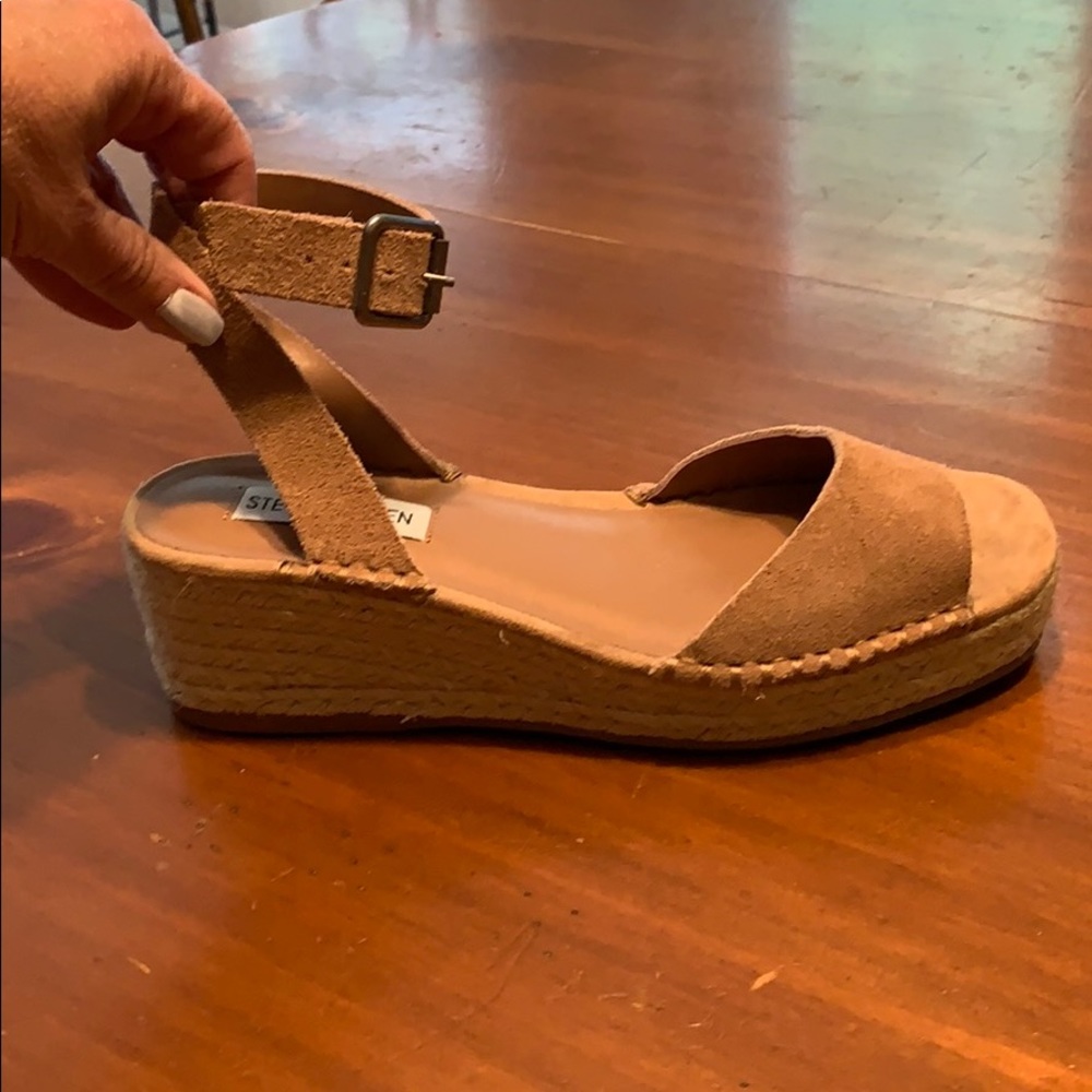 Steve Madden tan espadrille sandals